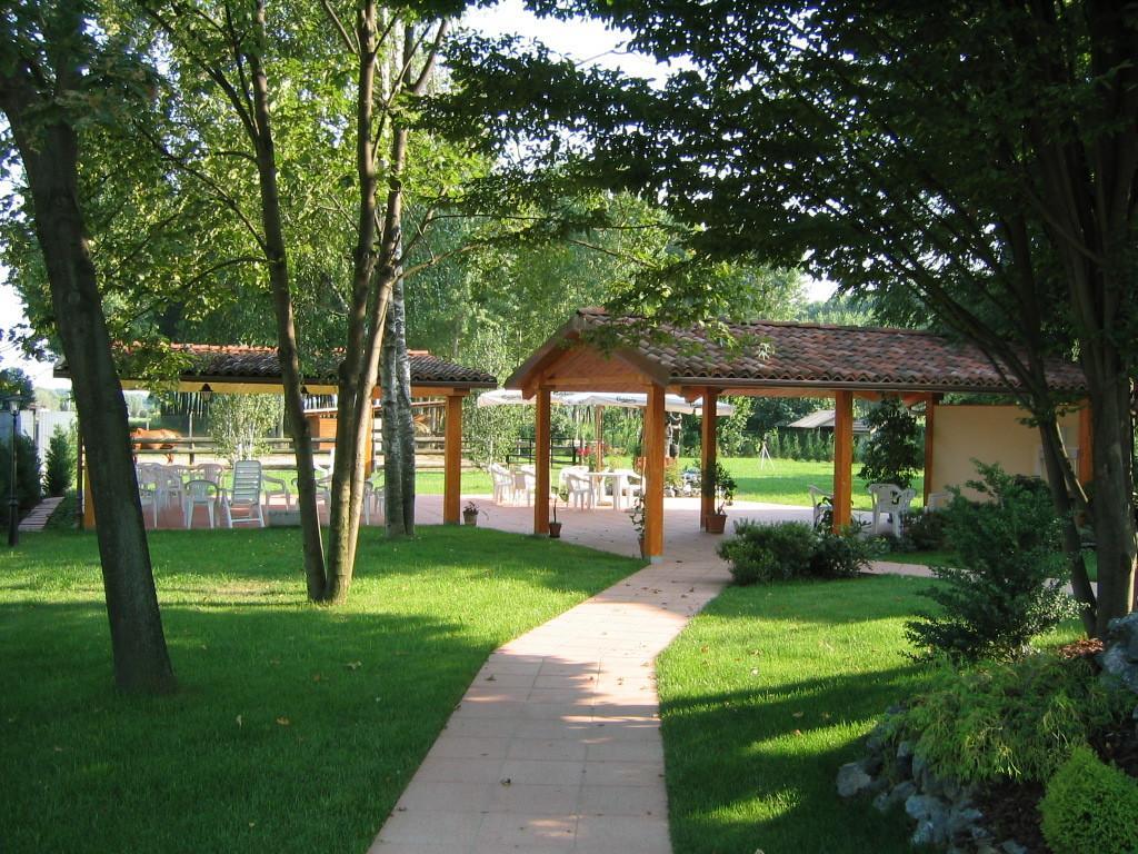 Hotel Quo Vadis None Екстер'єр фото