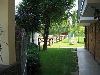 Hotel Quo Vadis None Екстер'єр фото